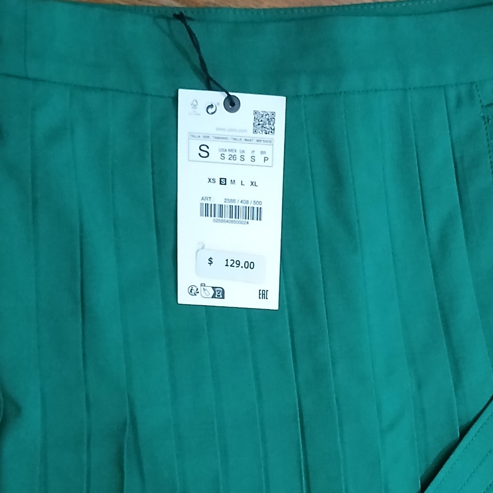 NWT Zara pleated asymmetrical skirt